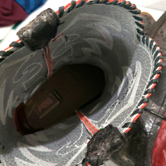 Ariat 10B burgundy and distress black leather square toe mens cowboy boo… - Picture 8 of 9